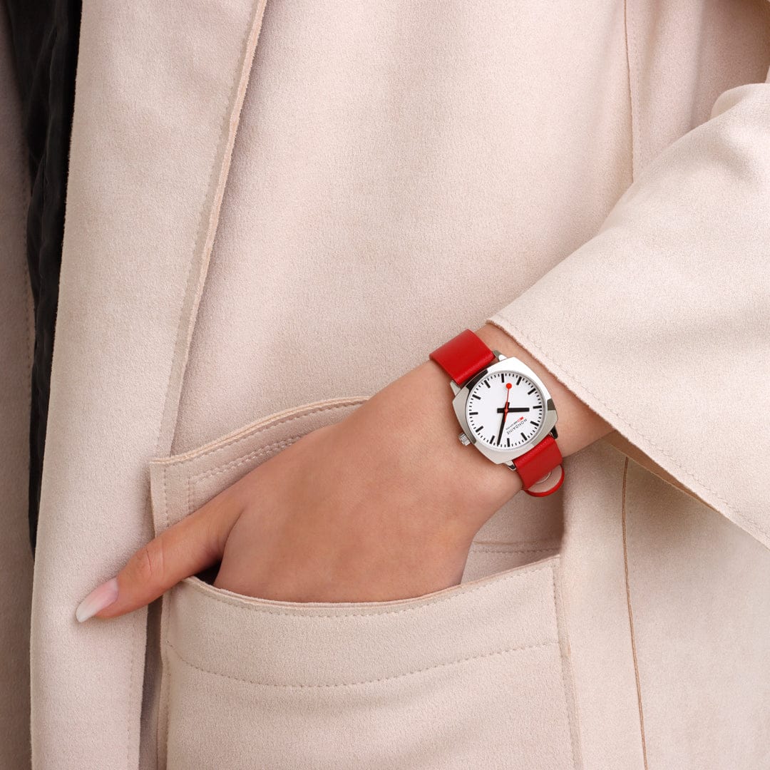 Petite Cushion, Red vegan grape leather, 31 mm - Image 3